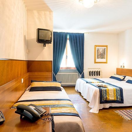 Albergo Altavilla Tirano Ruang foto