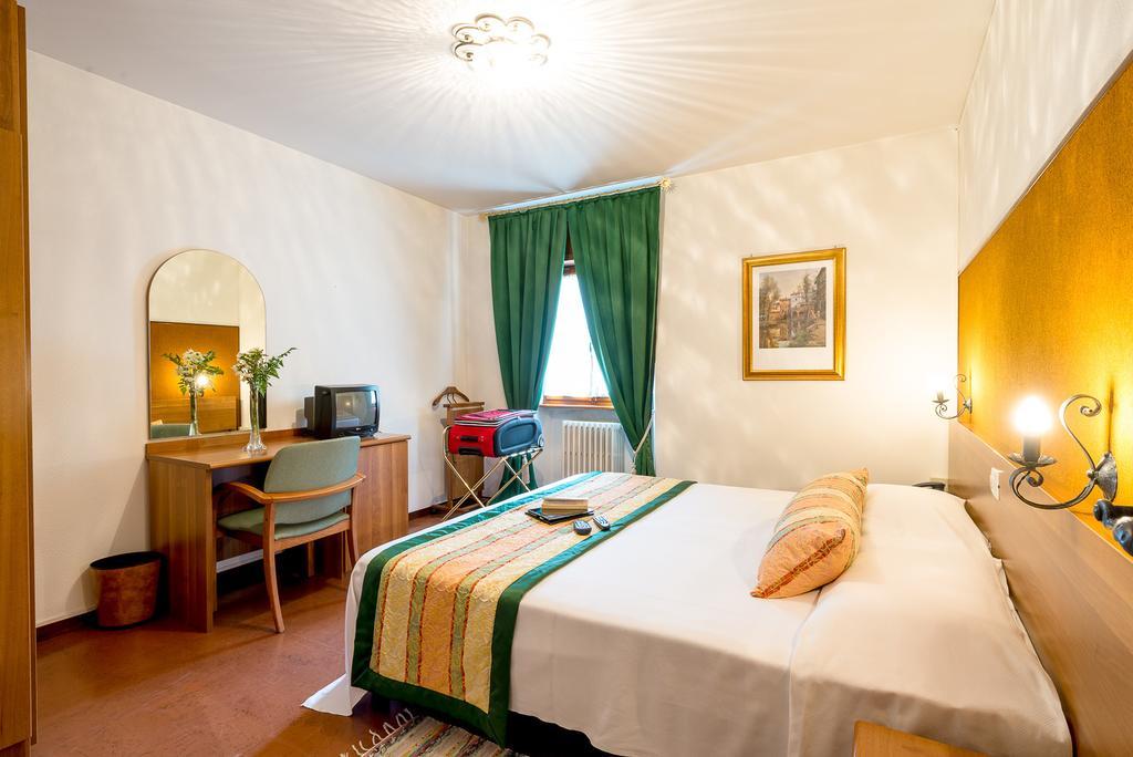 Albergo Altavilla Tirano Ruang foto