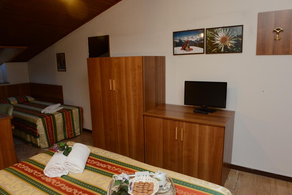 Albergo Altavilla Tirano Bagian luar foto