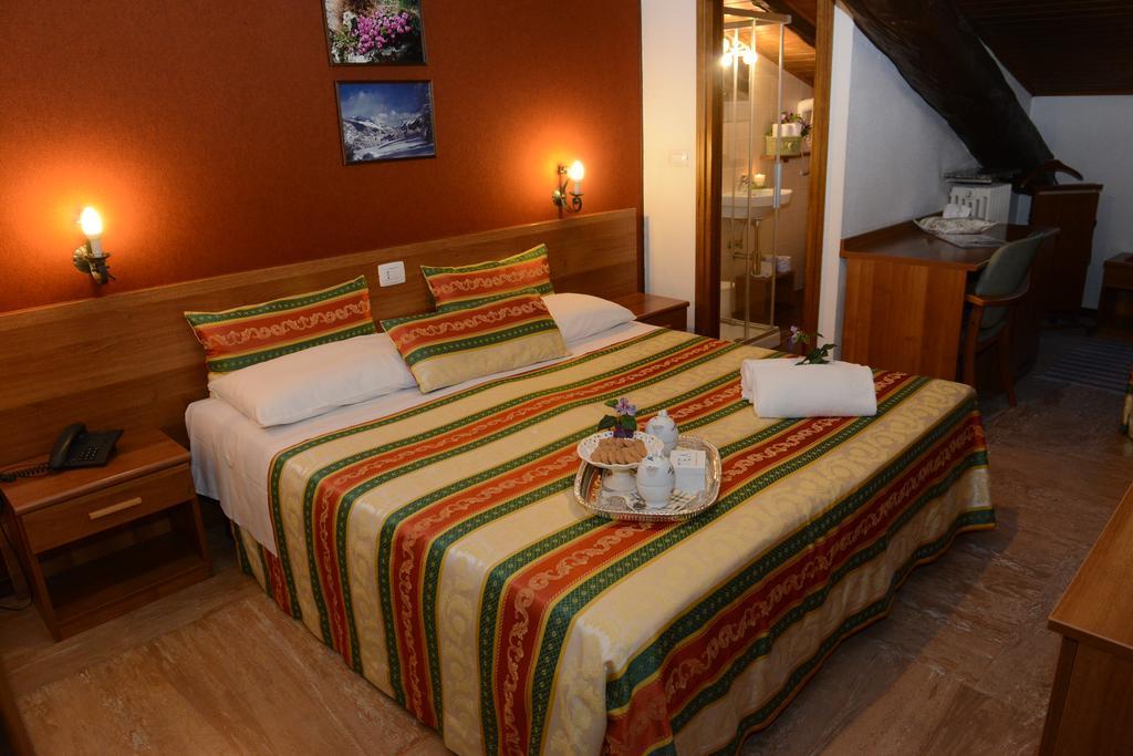 Albergo Altavilla Tirano Bagian luar foto