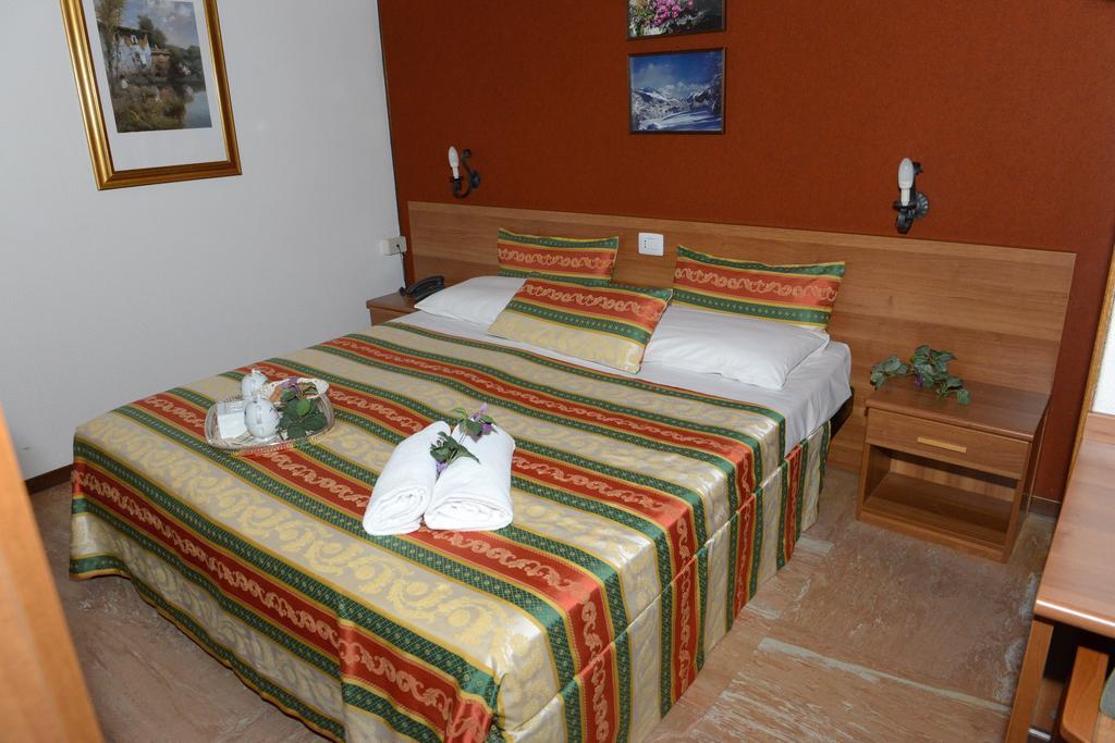Albergo Altavilla Tirano Bagian luar foto