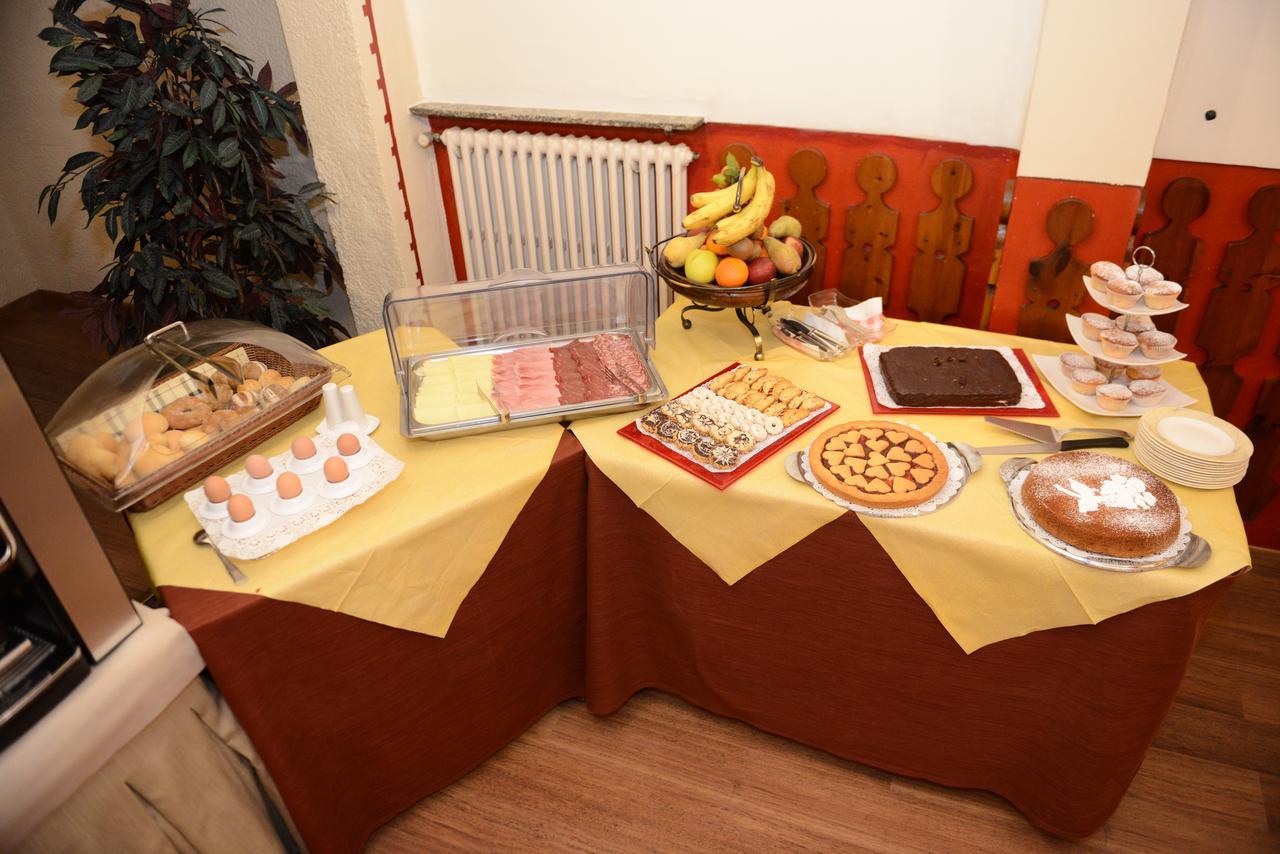 Albergo Altavilla Tirano Bagian luar foto