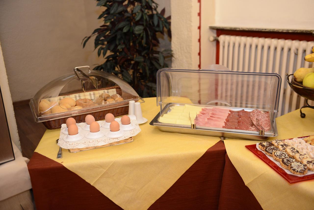 Albergo Altavilla Tirano Bagian luar foto